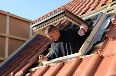 Pose de fenêtres de toit Velux à Peyriat